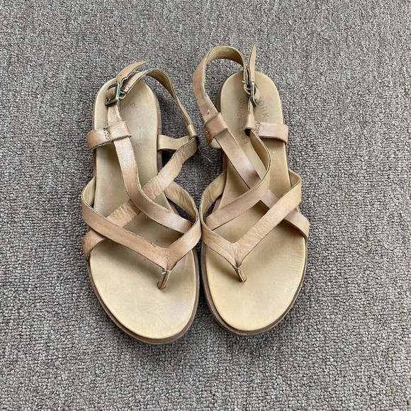 Kork-Ease Yarbrough Thong Strappy Sandals light brown leather flat womens 7-7.5 - Picture 1 of 3